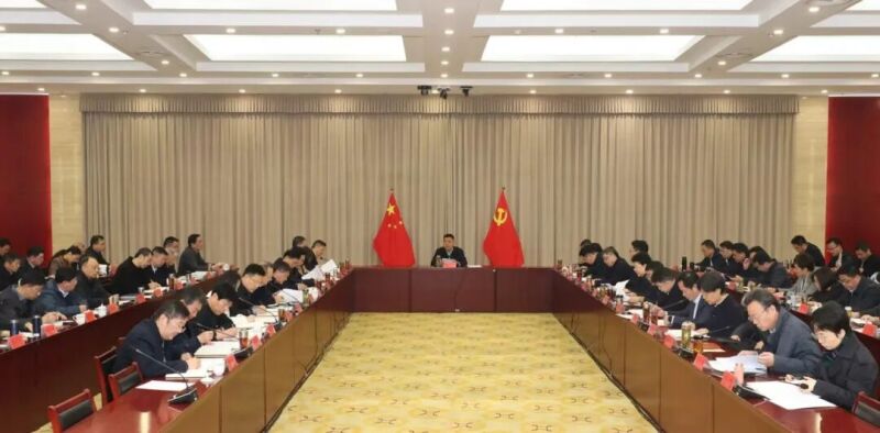 市委常委会会议暨市委理论学习中心组学习会召开