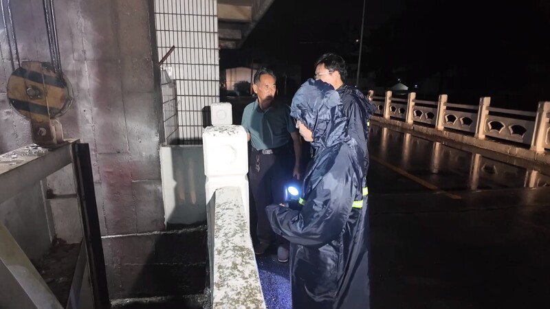 虹桥镇:连夜奋战 排涝除险筑牢安全屏障